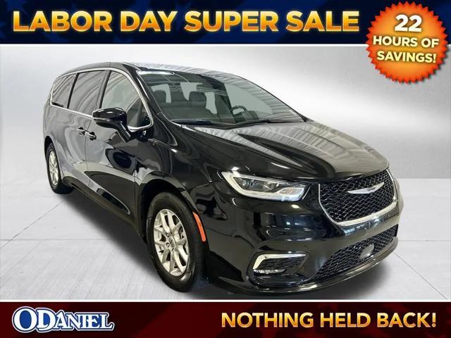 2025 Chrysler Pacifica Select for sale in Fort Wayne, IN