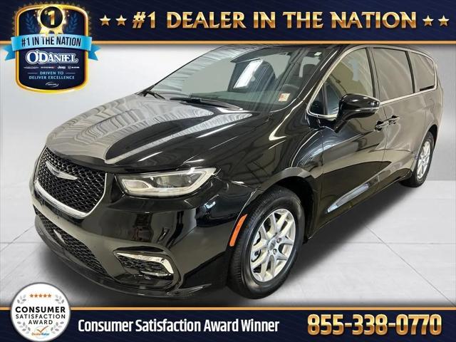 2025 Chrysler Pacifica Select for sale in Fort Wayne, IN