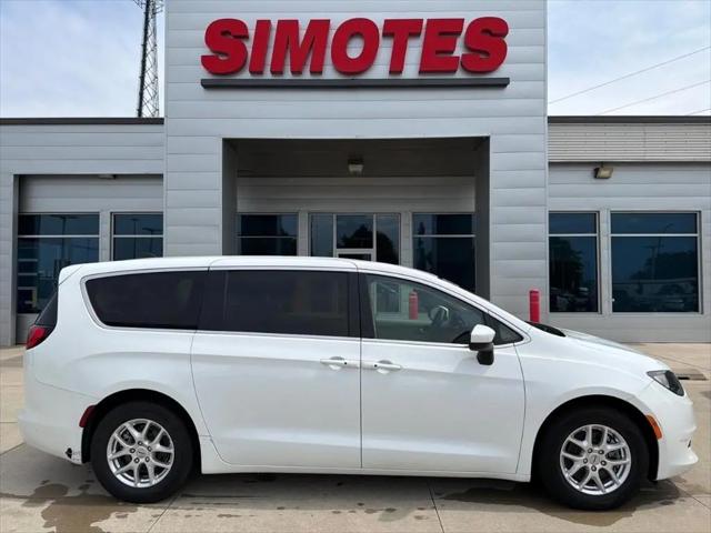 2022 Chrysler Voyager LX for sale in Minooka, IL