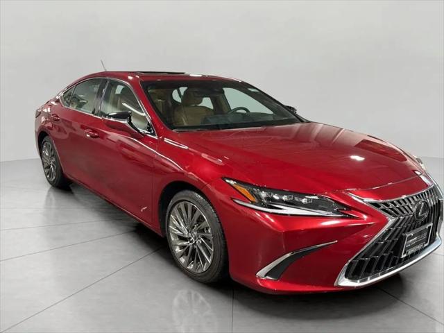 2025 Lexus ES 300h Ultra Luxury for sale in Middleton, WI