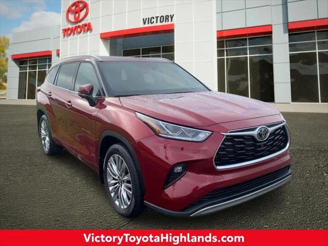 2025 Toyota Highlander Platinum for sale in Triadelphia, WV