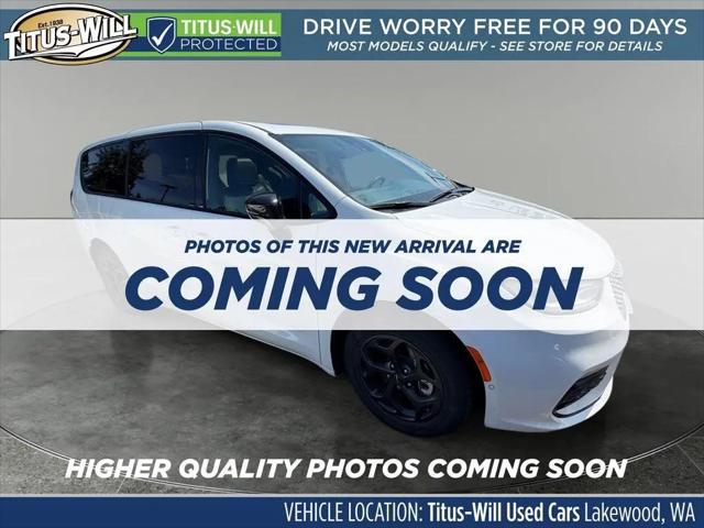 2023 Chrysler Pacifica Hybrid Limited for sale in Lakewood, WA