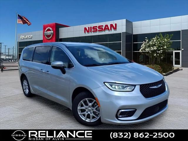 2023 Chrysler Pacifica Touring L for sale in Alvin, TX