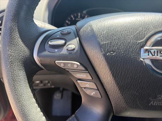 2017 Nissan Pathfinder SL