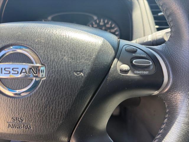 2017 Nissan Pathfinder SL