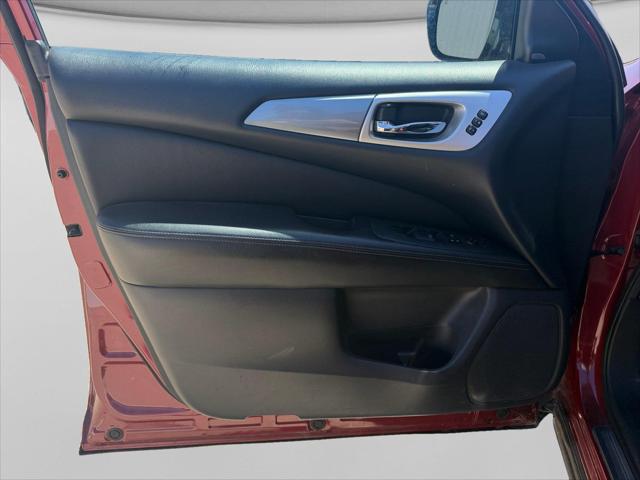 2017 Nissan Pathfinder SL