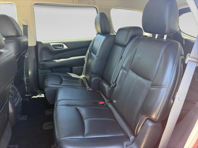 2017 Nissan Pathfinder SL