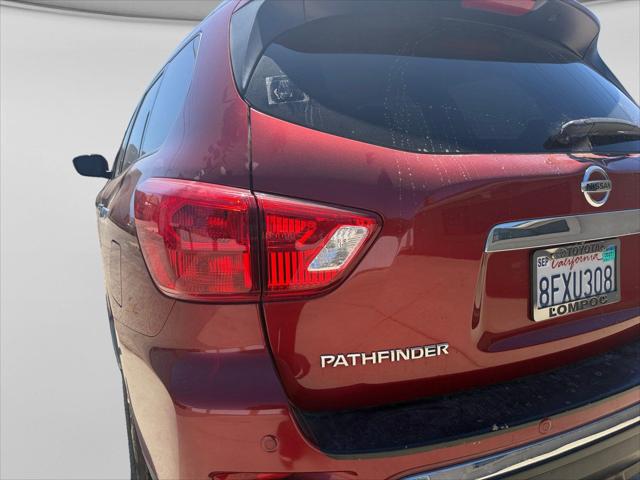 2017 Nissan Pathfinder SL