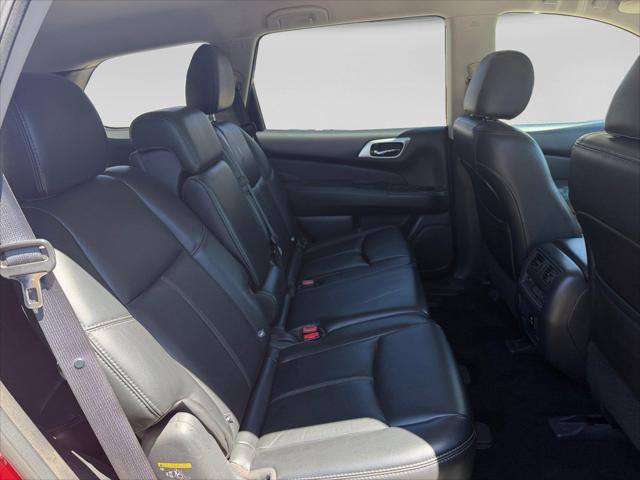 2017 Nissan Pathfinder SL
