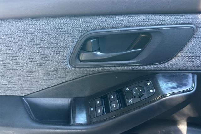 2023 Nissan Rogue S FWD