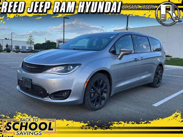 2020 Chrysler Pacifica Touring for sale in Saint Joseph, MO