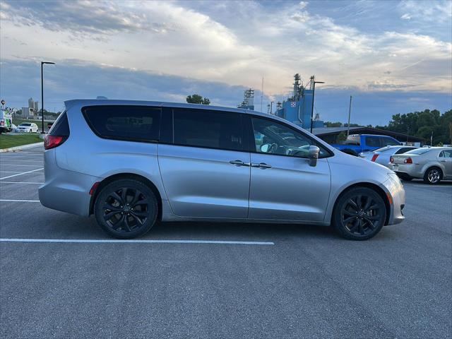 2020 Chrysler Pacifica Touring