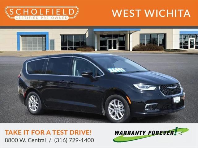 2024 Chrysler Pacifica Touring L for sale in Wichita, KS
