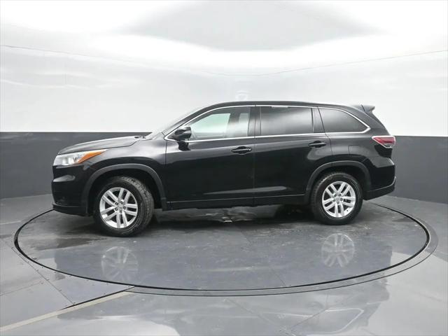 2015 Toyota Highlander LE for sale in Charles City, IA