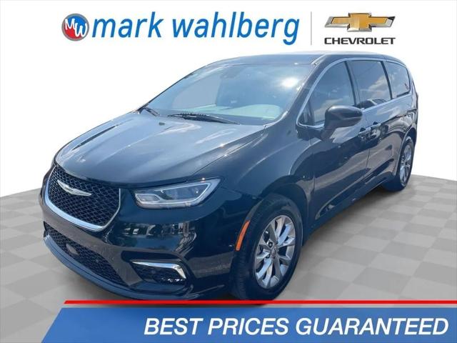 2023 Chrysler Pacifica Touring L AWD for sale near Columbus, OH