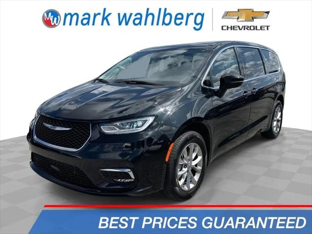 2023 Chrysler Pacifica Touring L AWD for sale near Columbus, OH