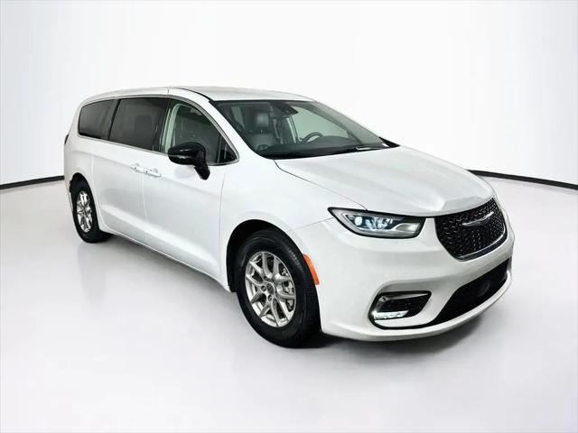 2024 Chrysler Pacifica Touring L for sale in Grand Prairie, TX