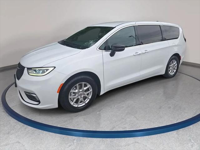 2025 Chrysler Pacifica Select for sale in Raleigh, NC