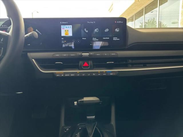 2025 Kia K4 LXS
