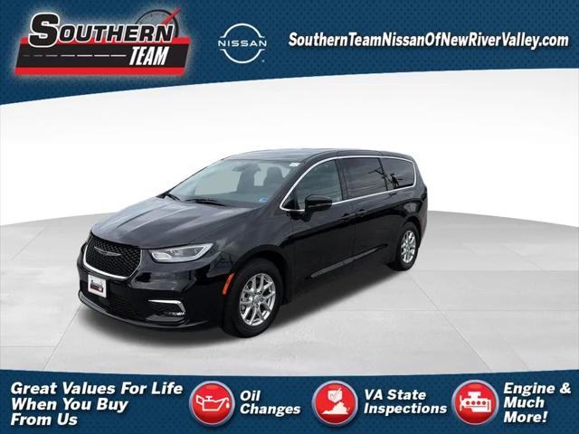 2025 Chrysler Pacifica Select for sale in Christiansburg, VA