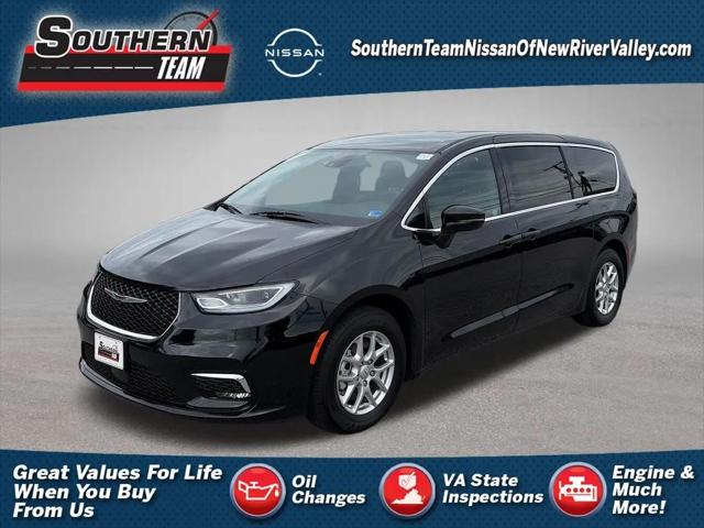 2025 Chrysler Pacifica Select for sale in Christiansburg, VA