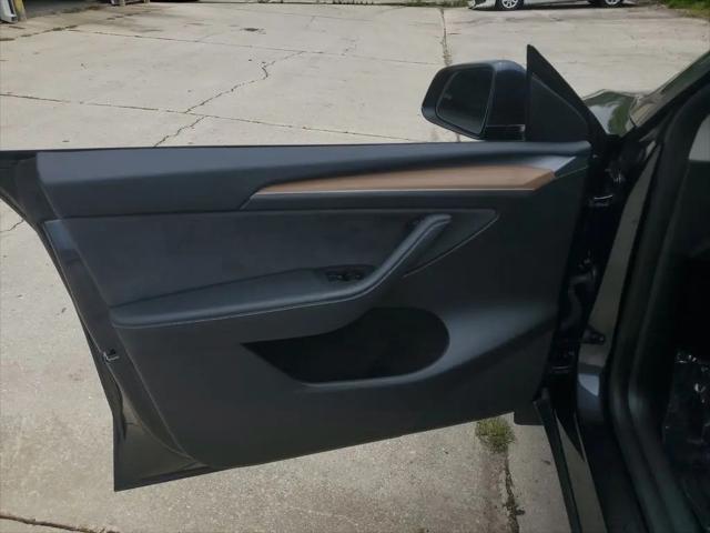 2025 Tesla Model Y Long Range Dual Motor Rear-Wheel Drive