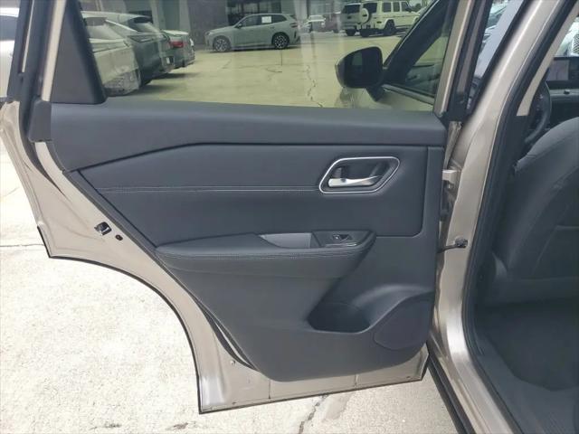 2025 Nissan Rogue Platinum FWD
