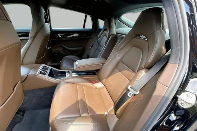 2018 Porsche Panamera 4