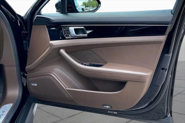 2018 Porsche Panamera 4