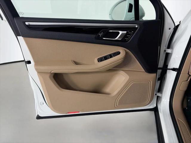 2023 Porsche Macan Macan
