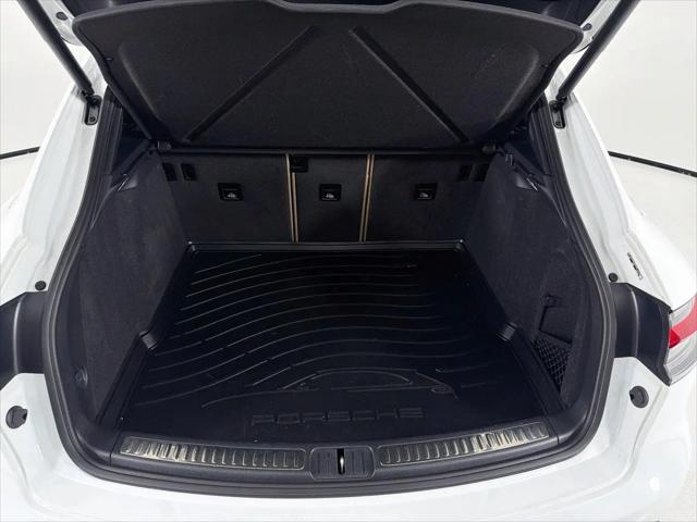 2023 Porsche Macan Macan