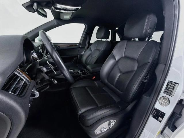 2022 Porsche Macan Macan