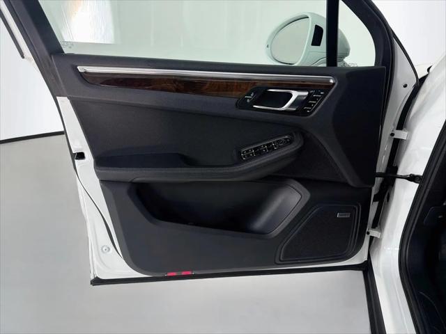 2022 Porsche Macan Macan