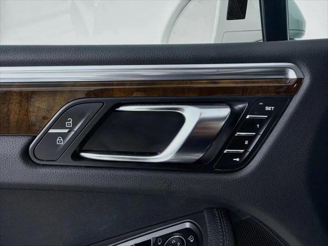2022 Porsche Macan Macan