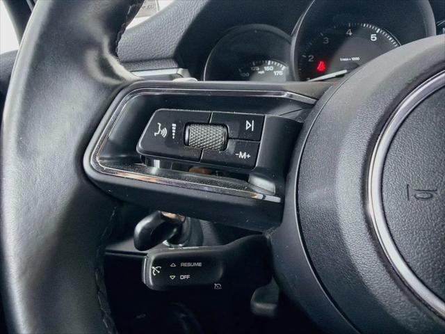2022 Porsche Macan Macan