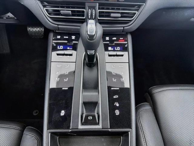 2022 Porsche Macan Macan