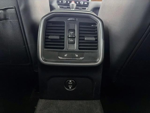 2022 Porsche Macan Macan