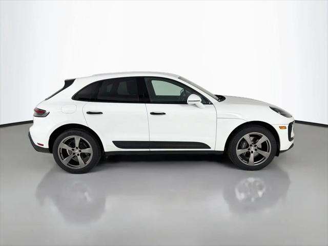 2022 Porsche Macan Macan