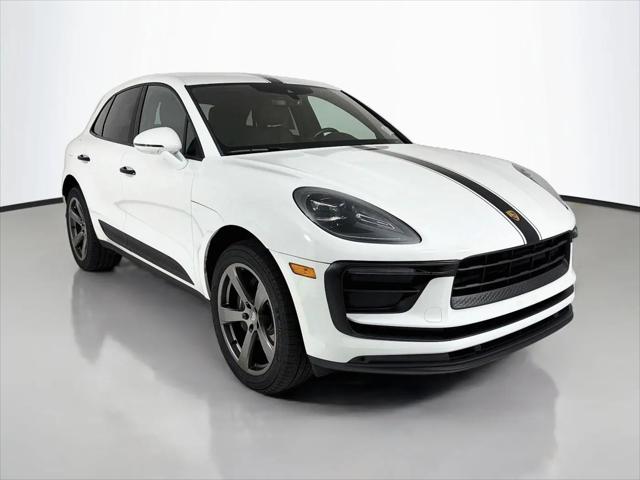 2022 Porsche Macan Macan