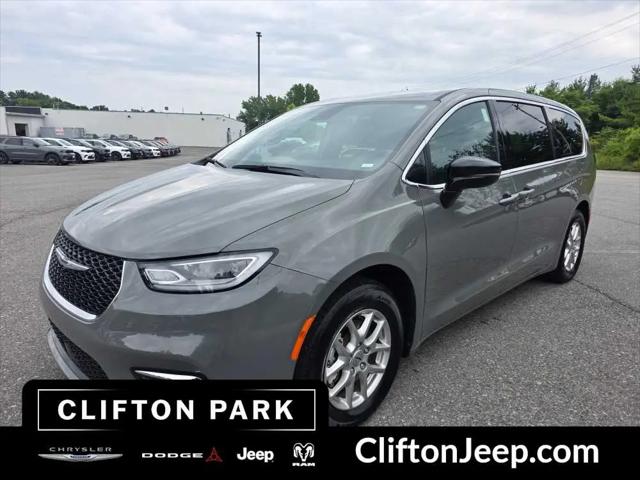 2025 Chrysler Pacifica Select for sale in Clifton Park, NY