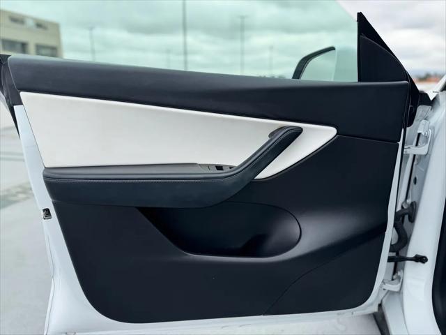 2021 Tesla Model Y Standard Range Rear-Wheel Drive