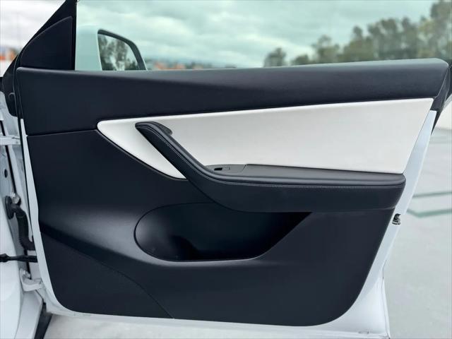 2021 Tesla Model Y Standard Range Rear-Wheel Drive