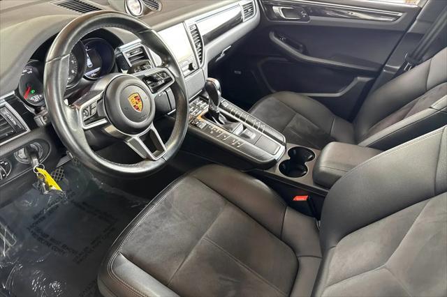 2017 Porsche Macan Macan