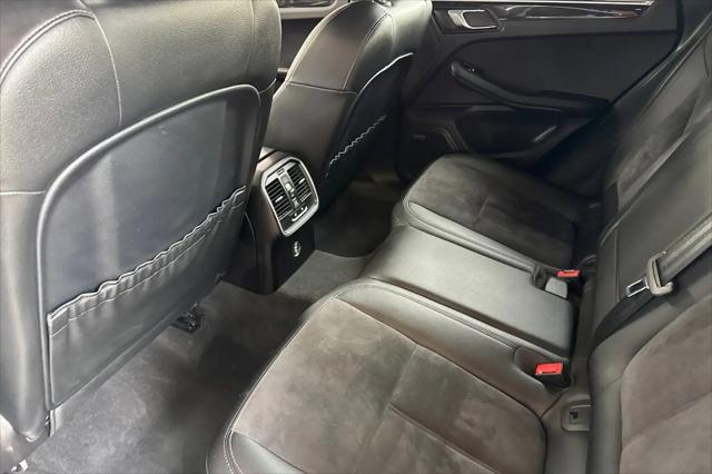 2017 Porsche Macan Macan
