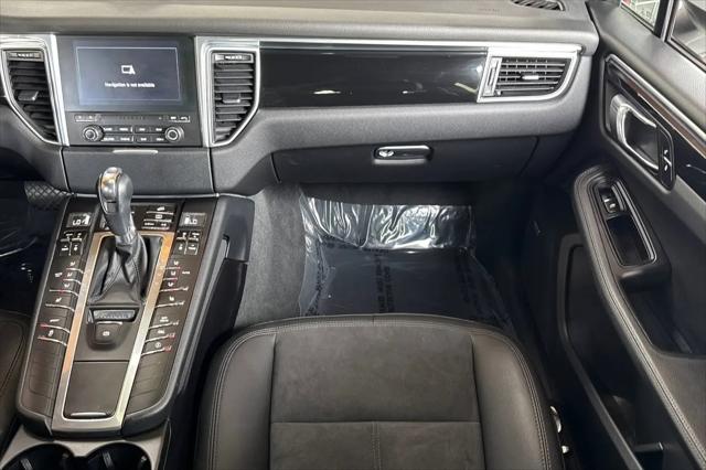 2017 Porsche Macan Macan