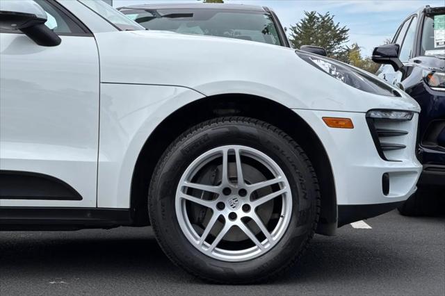 2017 Porsche Macan Macan