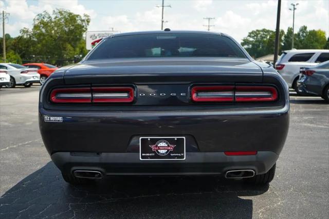 2017 Dodge Challenger SXT