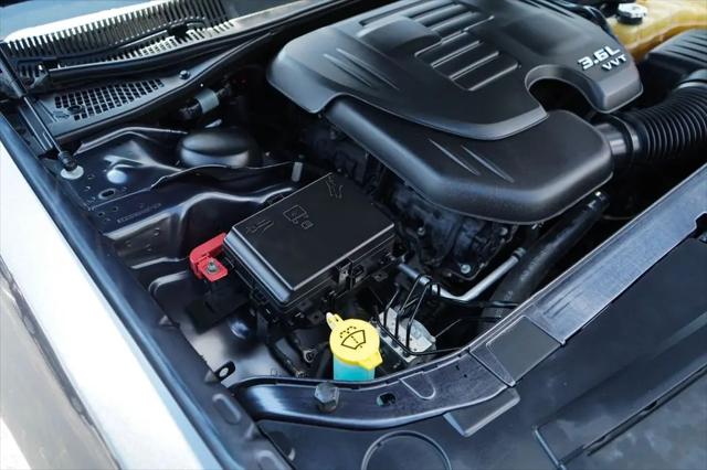 2017 Dodge Challenger SXT