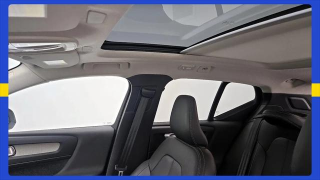 2025 Volvo XC40 B5 Plus Dark Theme