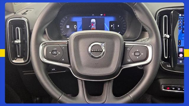 2025 Volvo XC40 B5 Plus Dark Theme